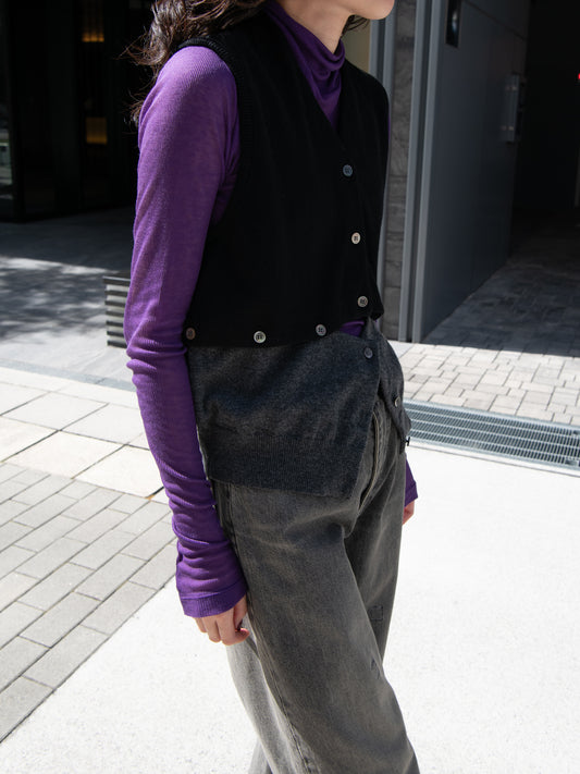KAYLE "DETACHABLE V-NECK KNIT VEST (BLACK × CHARCOAL)"