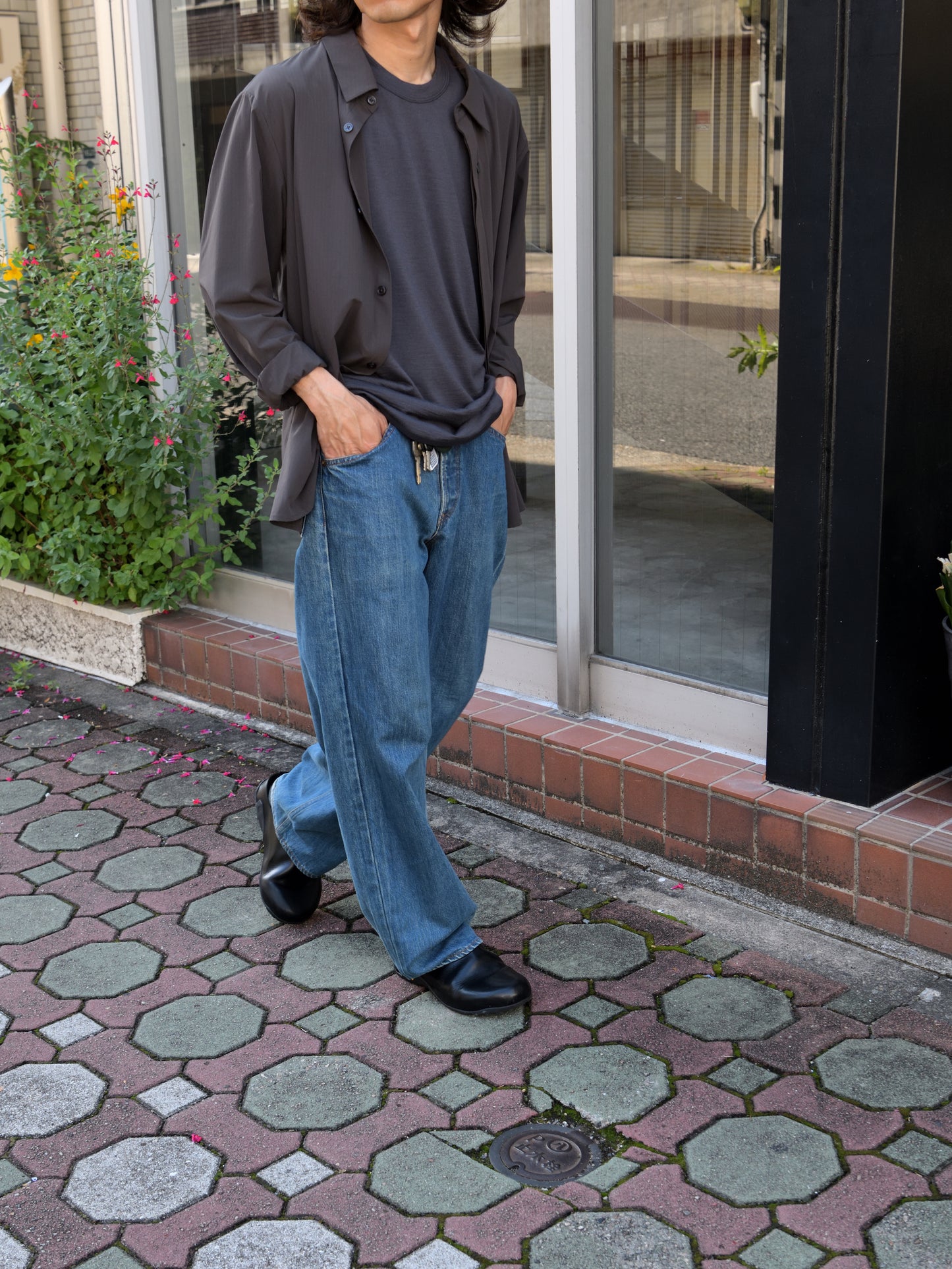 and wander アンドワンダー merino base Tank Top 574-6964028 メリノウール アウトドア 快適 オフホワイト offwhite チャコール charcoal タンクトップ 日本 名古屋 セレクトショップ THIRD PLACE サードプレイス 名古屋 愛知県 東海 セレクトショップ THIRD PLACE サードプレイス