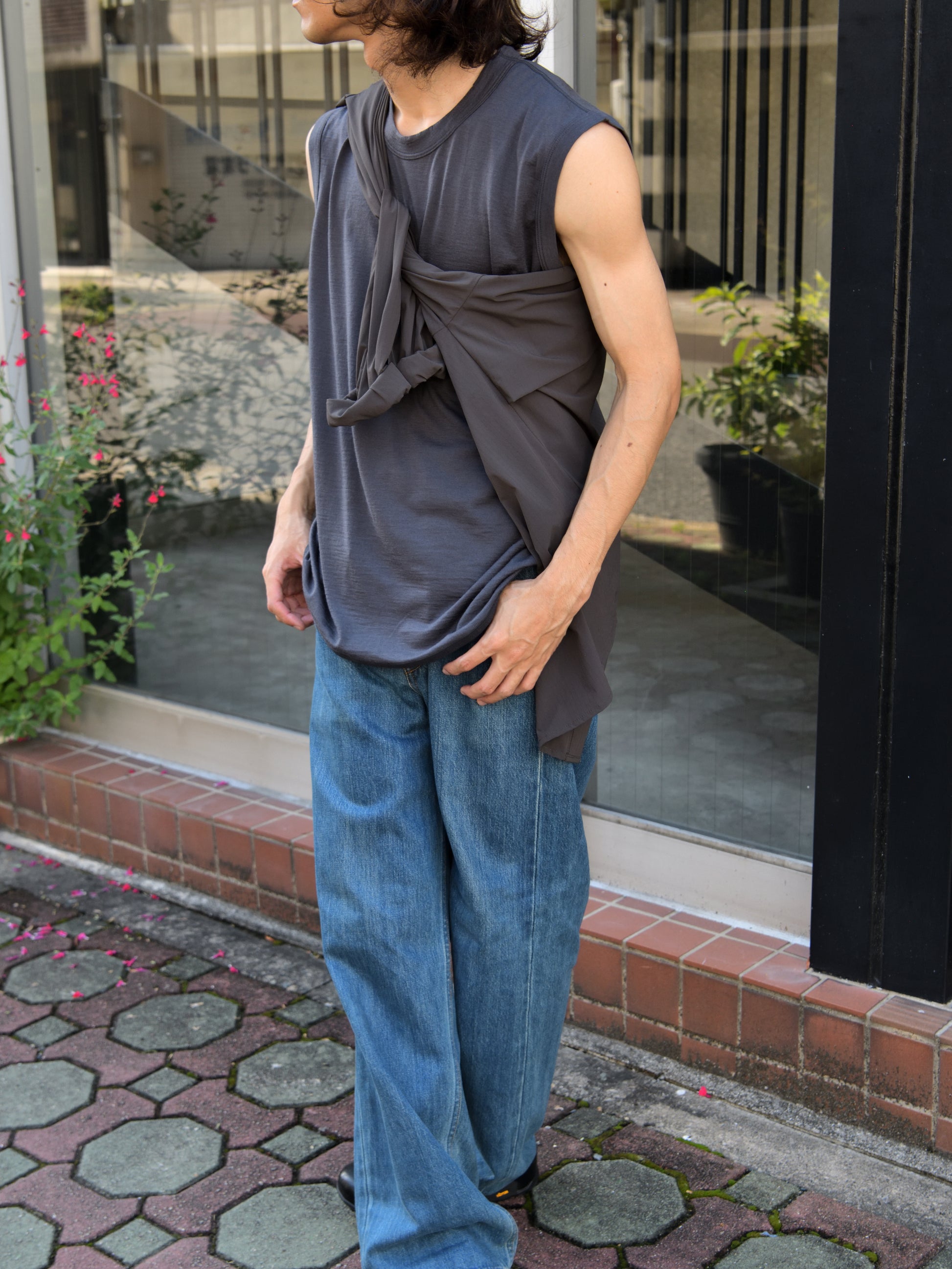 and wander アンドワンダー merino base Tank Top 574-6964028 メリノウール アウトドア 快適 オフホワイト offwhite チャコール charcoal タンクトップ 日本 名古屋 セレクトショップ THIRD PLACE サードプレイス 名古屋 愛知県 東海 セレクトショップ THIRD PLACE サードプレイス