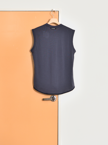 and wander アンドワンダー merino base Tank Top 574-6964028 メリノウール アウトドア 快適 オフホワイト offwhite チャコール charcoal タンクトップ 日本 名古屋 セレクトショップ THIRD PLACE サードプレイス 名古屋 愛知県 東海 セレクトショップ THIRD PLACE サードプレイス