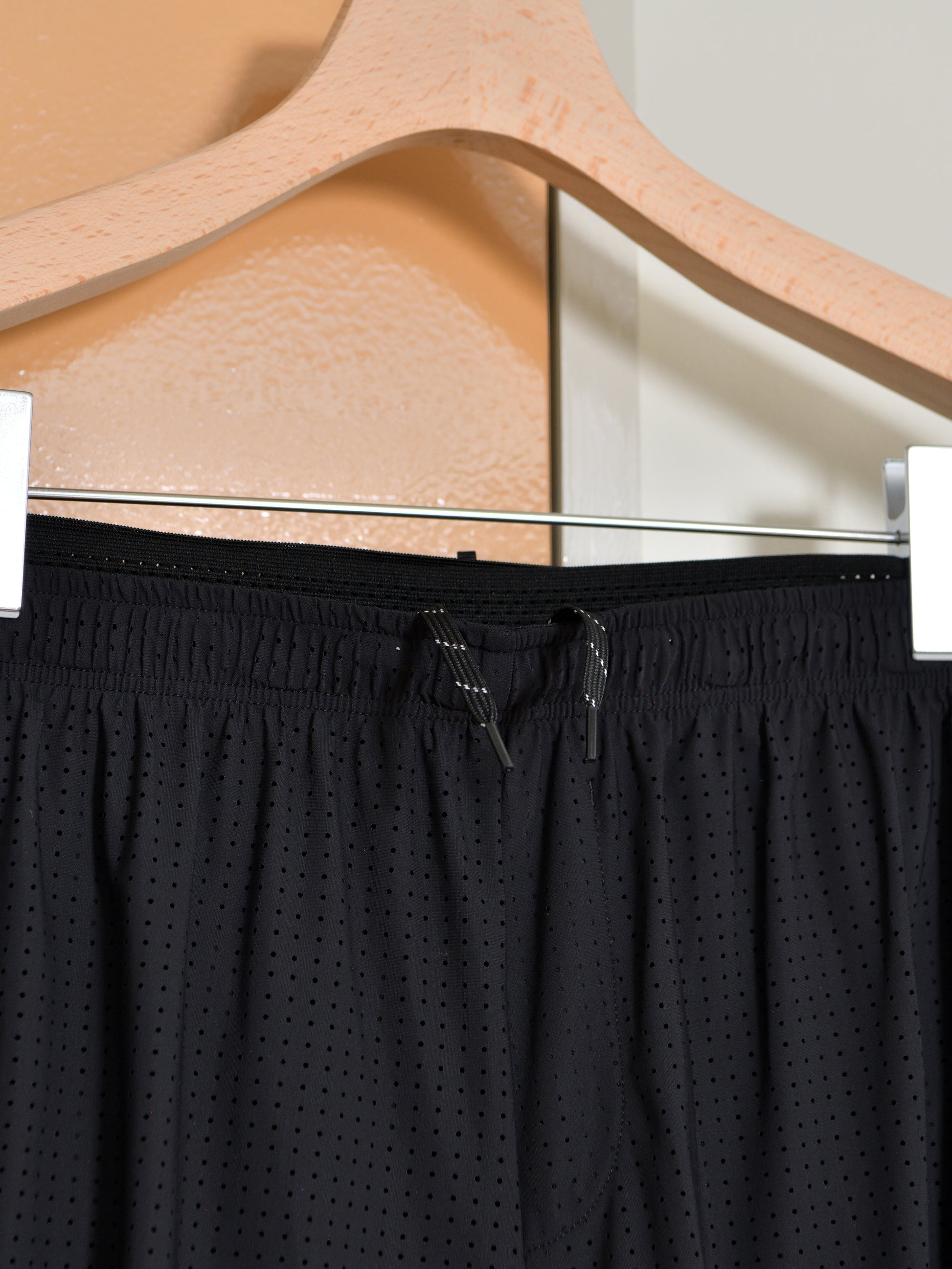 SATISFY サティスファイ Space-O 5 Shorts 12043-00000 パンツ ランニング イタリア フランス 26ss JETBLACK ジェットブラック ブラック 通販 愛知県 名古屋 丸の内 セレクトショップ THIRD PLACE サードプレイス