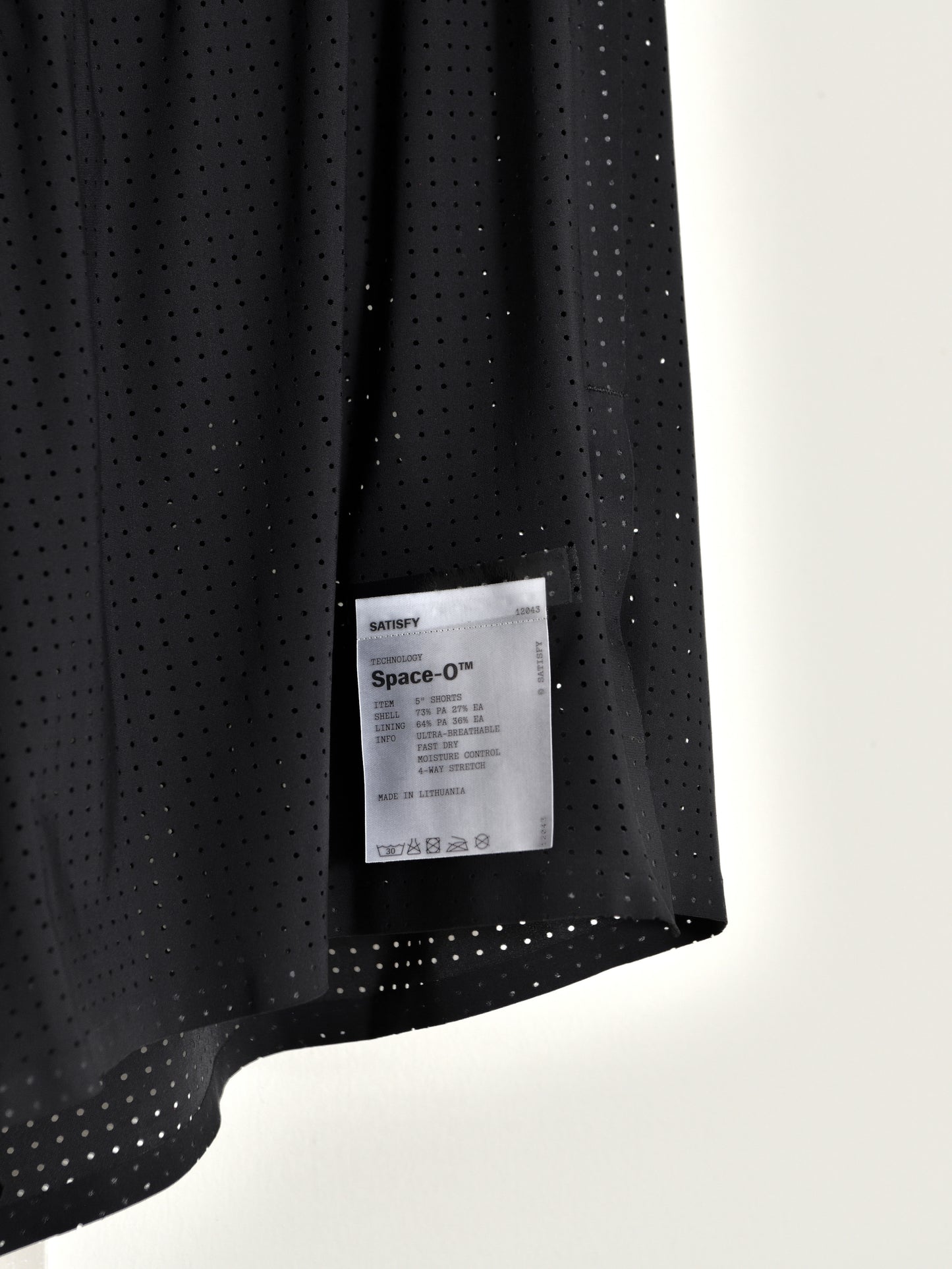 SATISFY サティスファイ Space-O 5 Shorts 12043-00000 パンツ ランニング イタリア フランス 26ss JETBLACK ジェットブラック ブラック 通販 愛知県 名古屋 丸の内 セレクトショップ THIRD PLACE サードプレイス