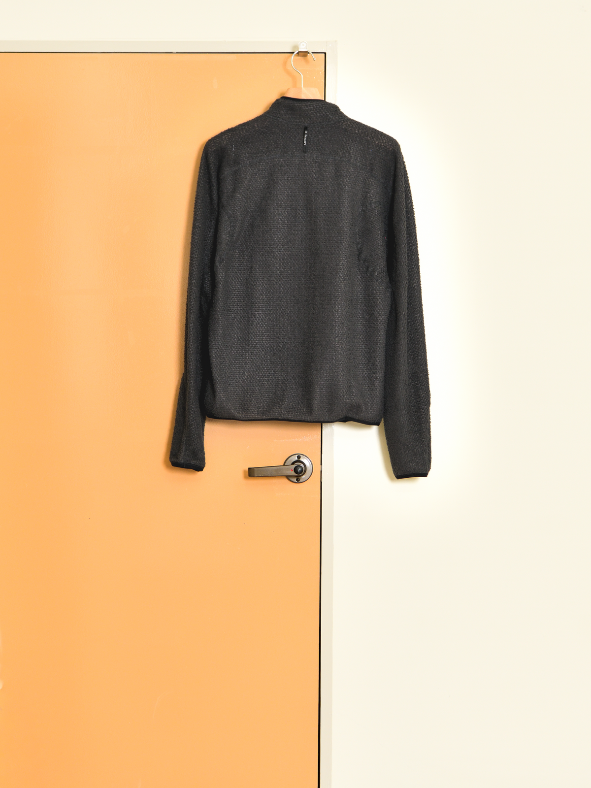 SATISFY サティスファイ FuzzFleece AD Half-Zip PHANTOM 11024-88000 ブラック グレー POLYESTER ポリエステル Polartec ポーラテック フリース インナー インサレーション フランス パリ paris 26FW 日本取り扱い 名古屋 丸の内 セレクトショップ THIRD PLACE サードプレイス