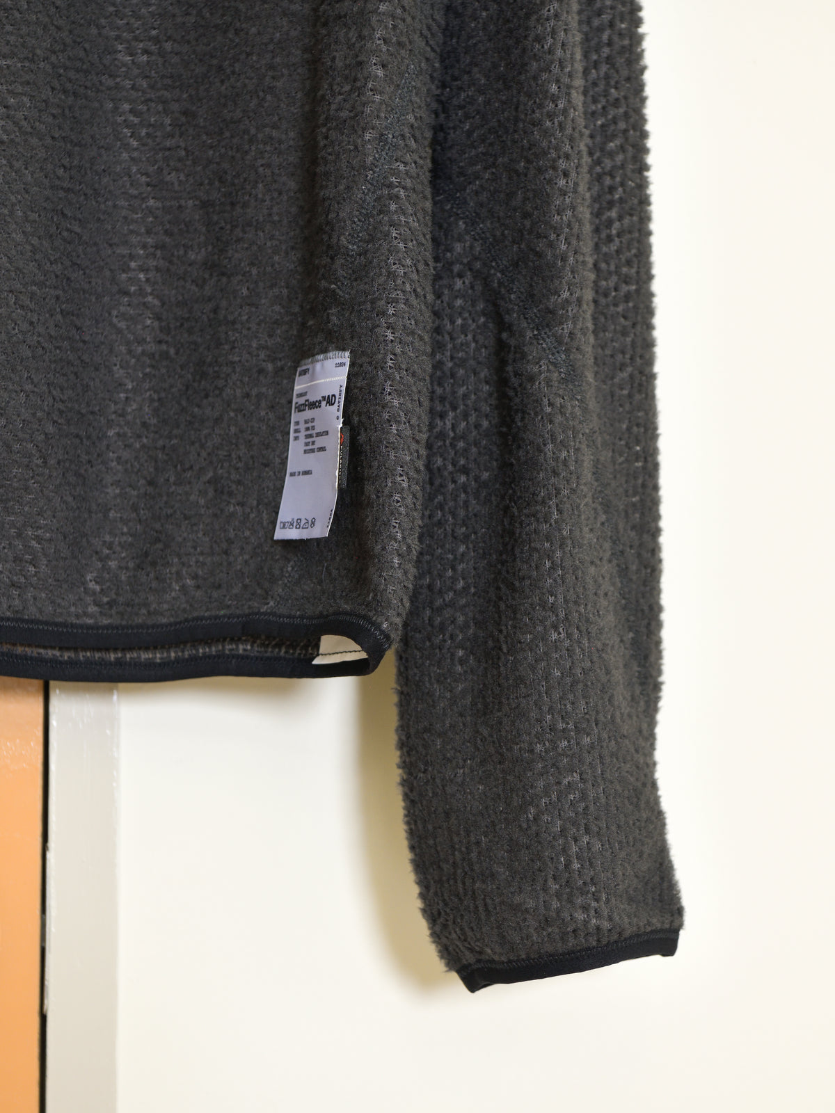 SATISFY サティスファイ FuzzFleece AD Half-Zip PHANTOM 11024-88000 ブラック グレー POLYESTER ポリエステル Polartec ポーラテック フリース インナー インサレーション フランス パリ paris 26FW 日本取り扱い 名古屋 丸の内 セレクトショップ THIRD PLACE サードプレイス