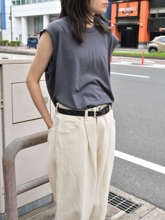 and wander アンドワンダー merino base Tank Top 574-6964028 メリノウール アウトドア 快適 オフホワイト offwhite チャコール charcoal タンクトップ 日本 名古屋 セレクトショップ THIRD PLACE サードプレイス 名古屋 愛知県 東海 セレクトショップ THIRD PLACE サードプレイス