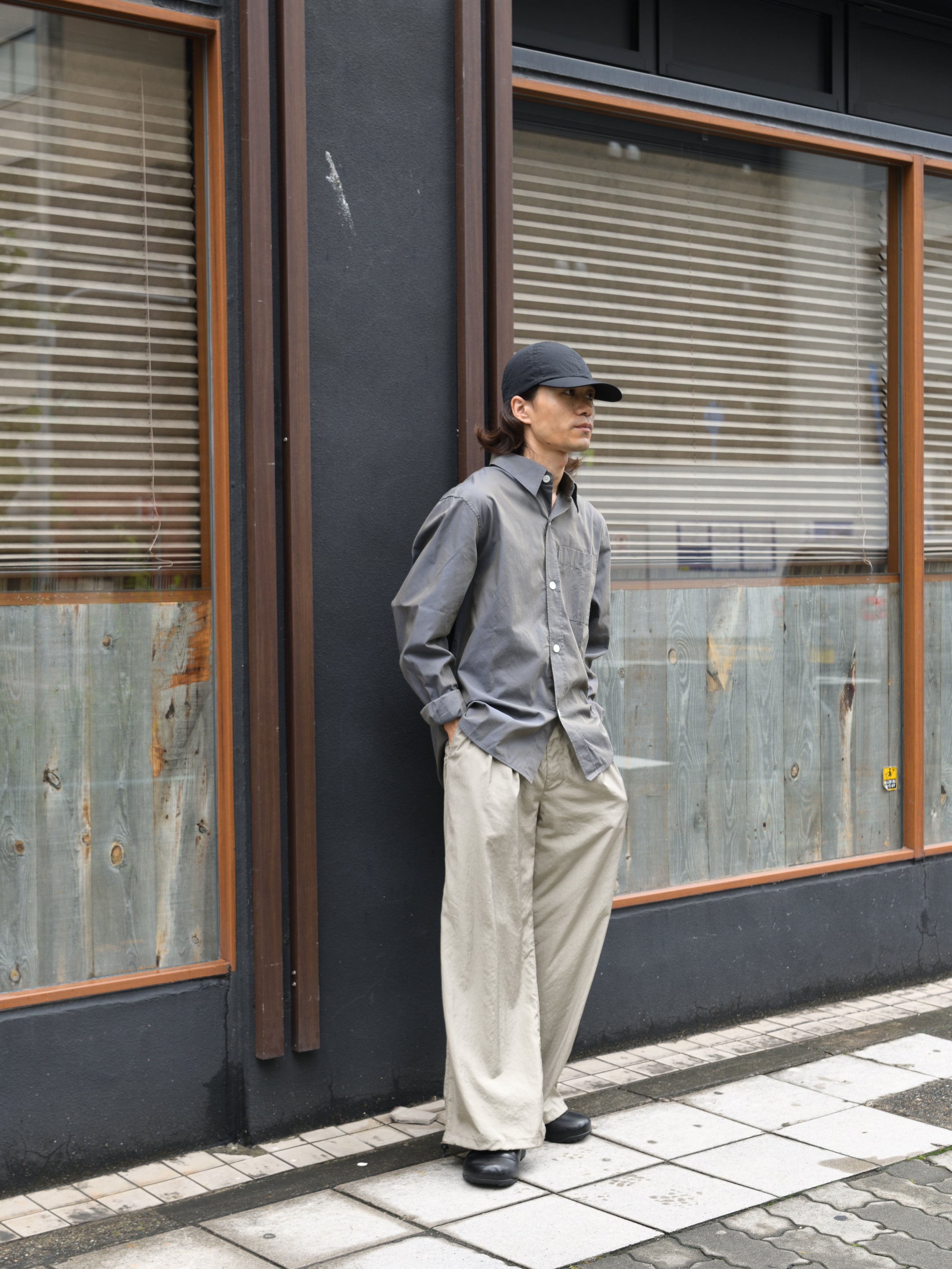 YOKE スラックス 3Pleated Wide Trousers | YOKE Official Website