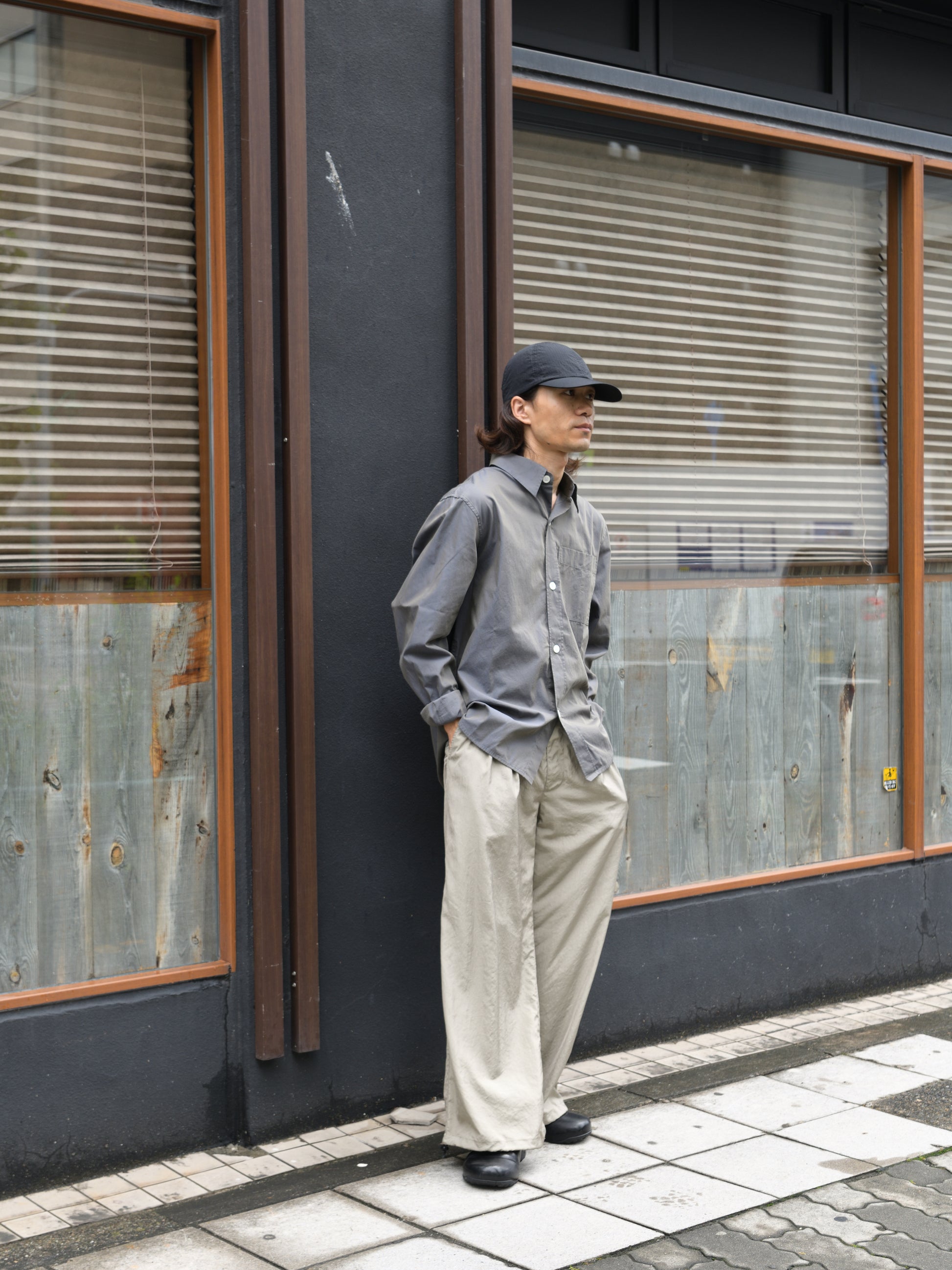 YOKE ヨーク Silk Nylon 2Pleated Easy Pants YK26SS01177P ナイロン シルク スラックス ベージュ 26SS 日本取り扱い 名古屋 丸の内 セレクトショップ THIRD PLACE サードプレイス ANOTHER ASPECT アナザーアスペクト SHIRT4.0 シャツ  デンマーク コペンハーゲン 日本取り扱い 名古屋 丸の内 セレクトショップ THIRD PLACE サードプレイス