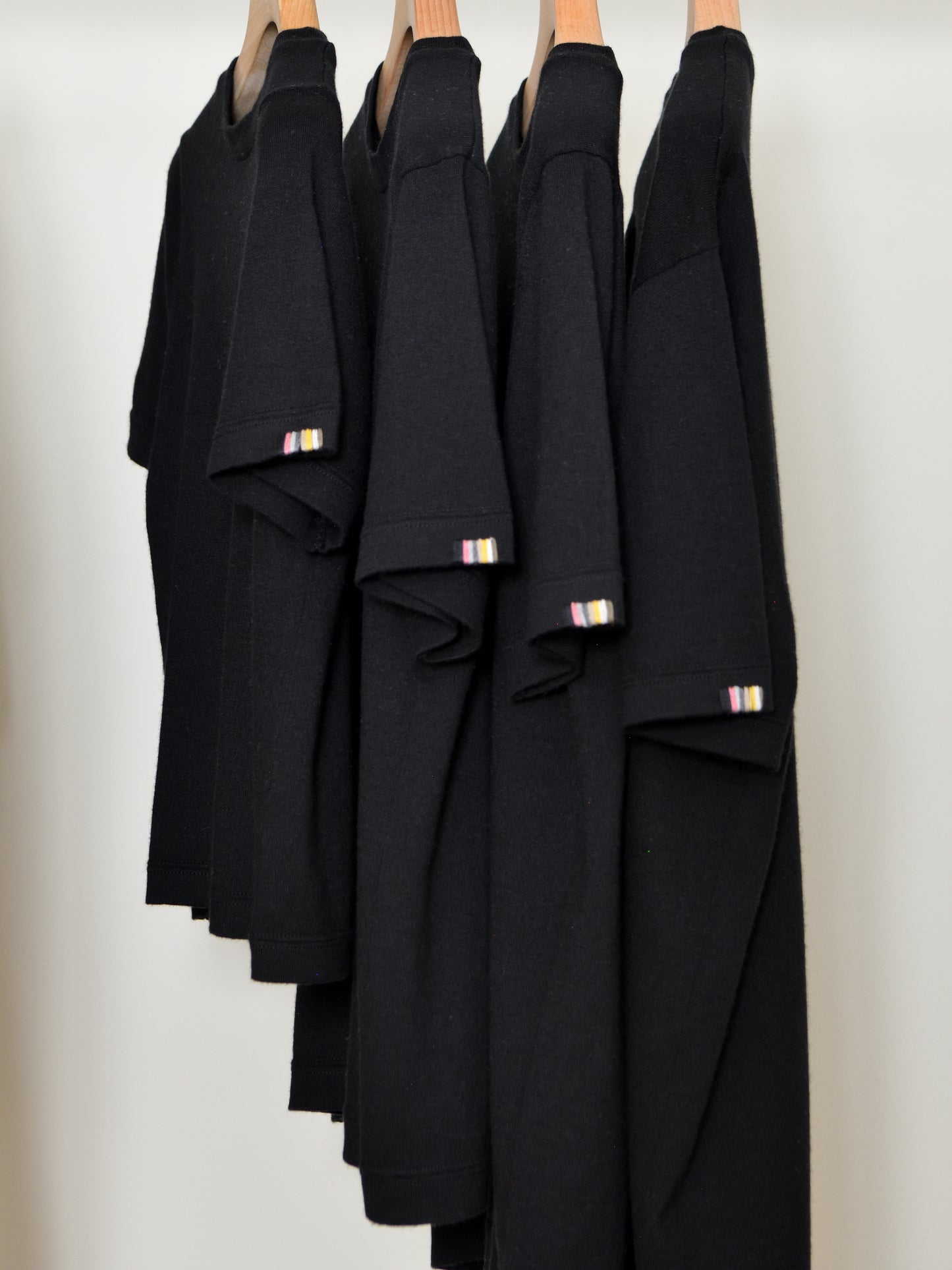 extreme cashmere エクストリームカシミヤ tina n.267 RAVEN ブラック カシミヤ コットン ユニセックス オランダ 26SS 日本取り扱い 名古屋 丸の内 セレクトショップ THIRD PLACE サードプレイス