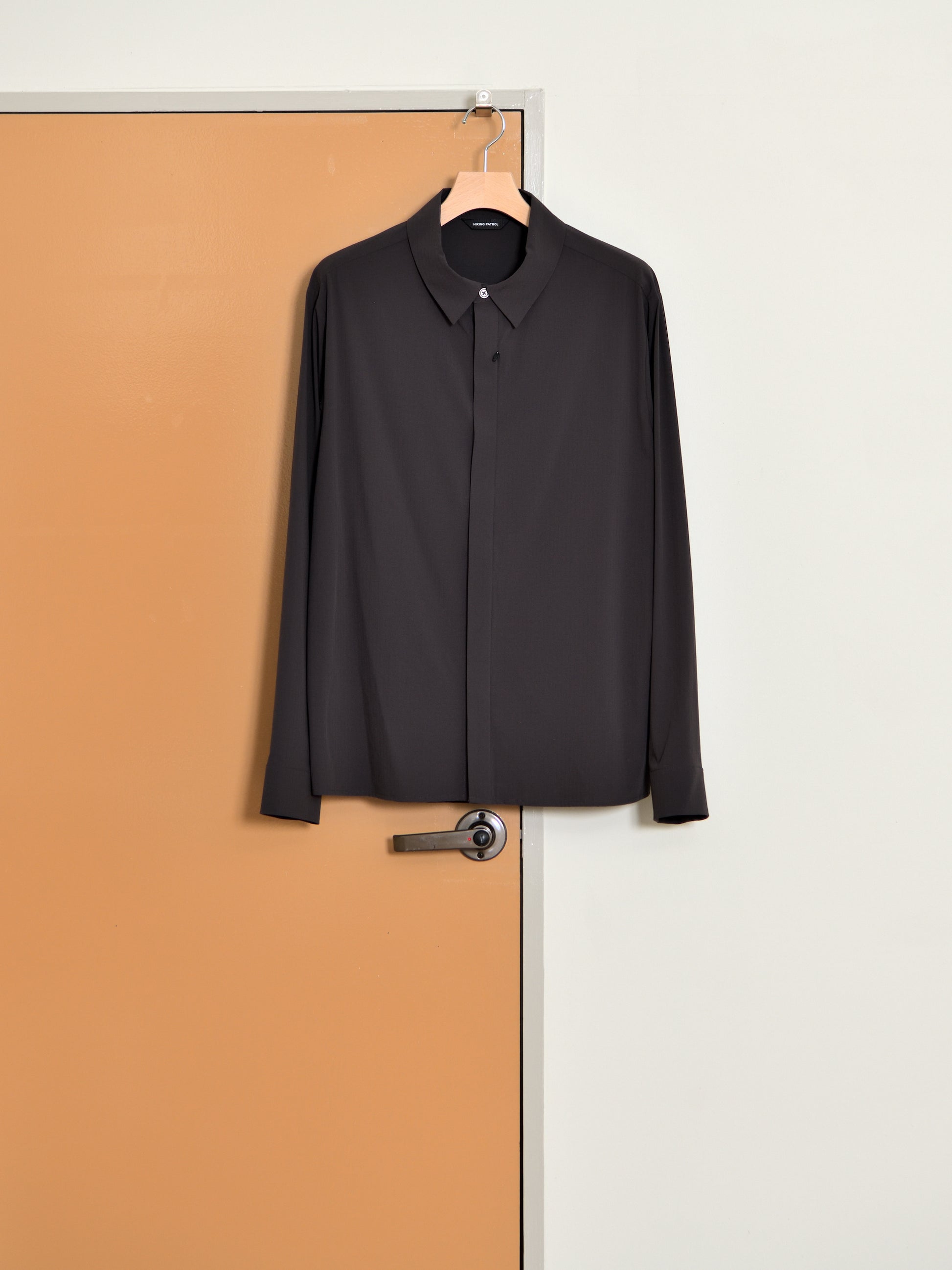 HIKING PATROL ハイキングパトロール SS26108 ALIGN BUTTON UP SHIRT チャコール ブラック ナイロンジャケット 北欧 ノルウェー アウトドア 都会 26SS 愛知県 名古屋 丸の内 セレクトショップ THIRD PLACE サードプレイス