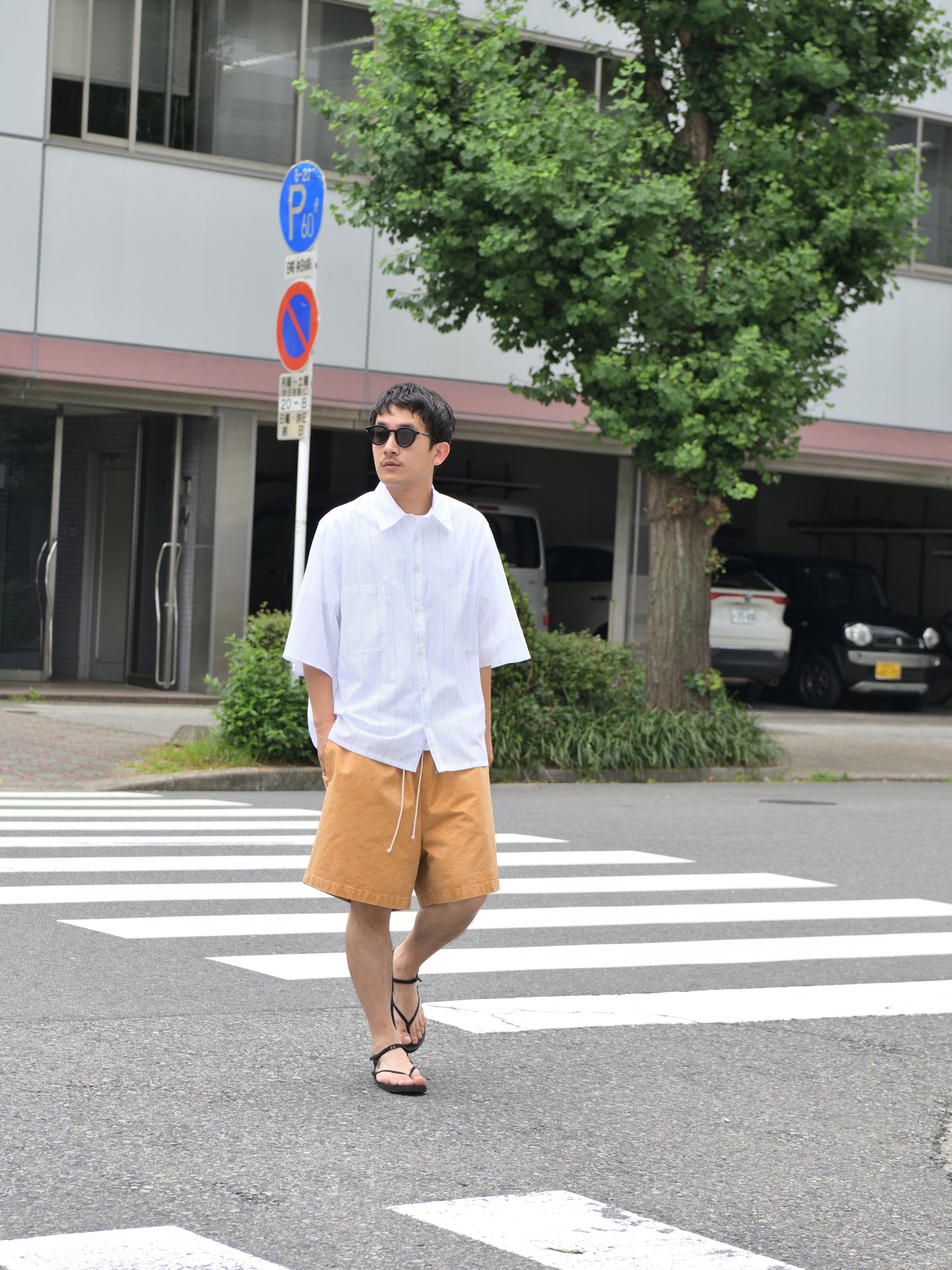 CAMIEL FORTGENS カミエルフォートヘンス BOXY SHIRT CF.21.04.01.02 ストライプ コットン オランダ CAMIEL FORTGENS カミエルフォートヘンス KNEE SHORTS CF21.13.01.01 キャンバス ダック ショーツ ベージュ カーハート アメリカ オランダ 26ss 春夏 夏 春 秋 ベージュ ナチュラル 愛知県 名古屋 丸の内 セレクトショップ THIRD PLACE サードプレイス