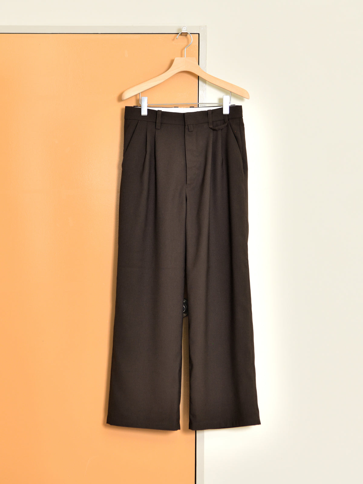 TOZAOU トザオウ Doorman Pants DARK BROWN ブラウン TOZ-26AW-PA0002 トラウザー パンツ スラックス ポリエステル イージーケア ドアマンパンツ 26AW 愛知県 名古屋 丸の内 セレクトショップ THIRD PLACE サードプレイスト
