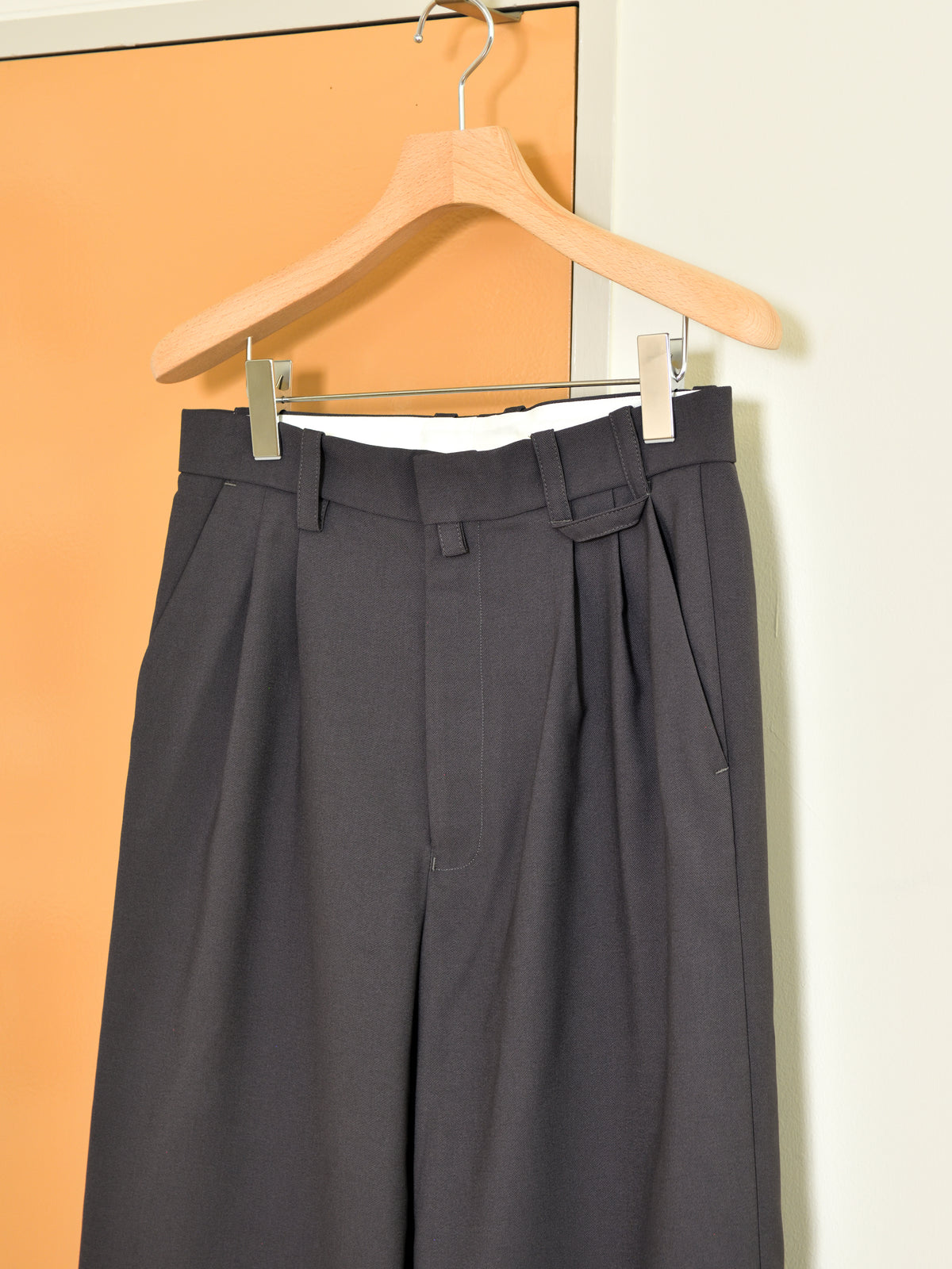 TOZAOU トザオウ Doorman Pants C.GRAY グレー チャコール TOZ-26AW-PA0002 トラウザー パンツ スラックス ポリエステル イージーケア ドアマンパンツ 26AW 愛知県 名古屋 丸の内 セレクトショップ THIRD PLACE サードプレイスト