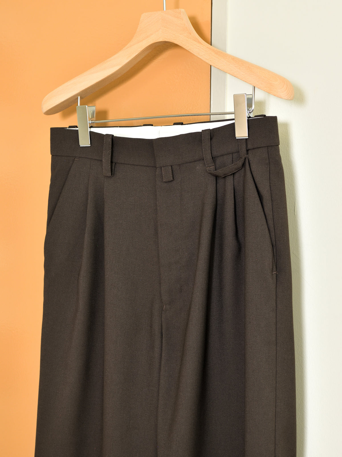 TOZAOU トザオウ Doorman Pants DARK BROWN ブラウン TOZ-26AW-PA0002 トラウザー パンツ スラックス ポリエステル イージーケア ドアマンパンツ 26AW 愛知県 名古屋 丸の内 セレクトショップ THIRD PLACE サードプレイスト