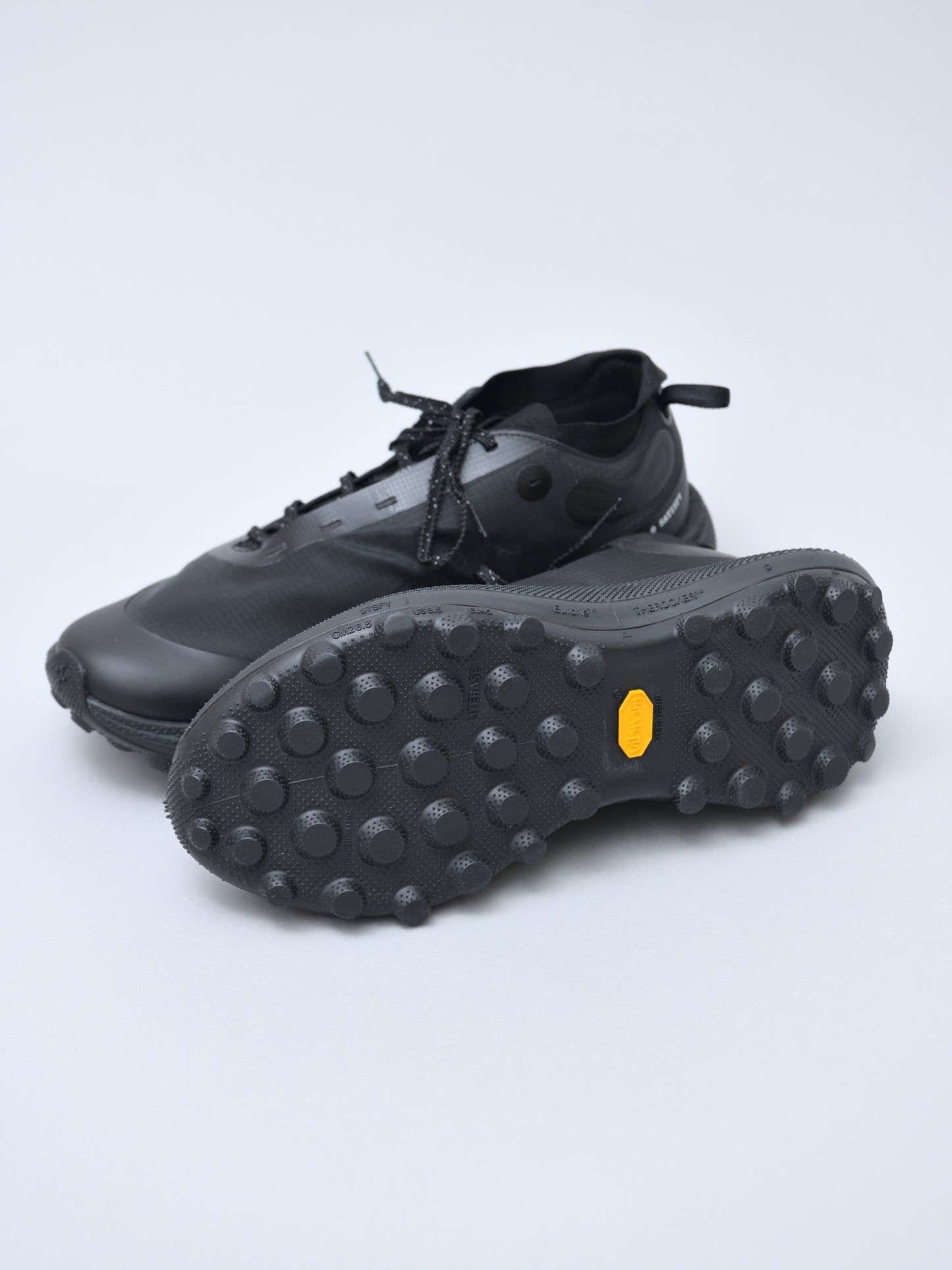 SATISFY サティスファイ THE ROCKER 40002-02000 ランシュー スニーカー JETBLACK ジェットブラック ブラック 通販 愛知県 名古屋 丸の内 セレクトショップ THIRD PLACE サードプレイス