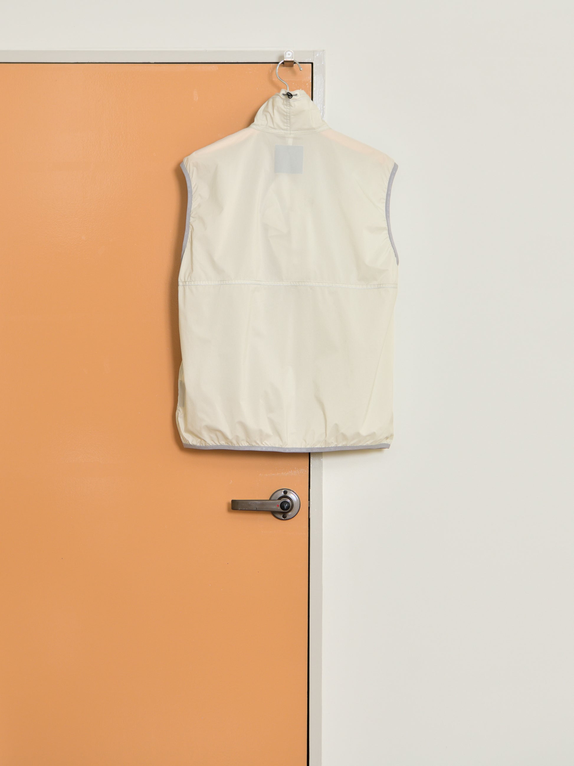 and wander アンドワンダー PERTEX wind vest 574-6121017 ベスト パーテックス アウトドア 快適 lightberge ライトベージュ 日本 名古屋 セレクトショップ THIRD PLACE サードプレイス 名古屋 愛知県 東海 セレクトショップ THIRD PLACE サードプレイス