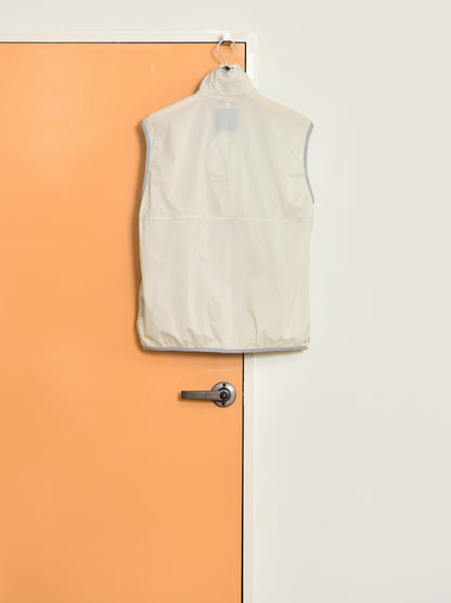 and wander アンドワンダー PERTEX wind vest 574-6121017 ベスト パーテックス アウトドア 快適 lightberge ライトベージュ 日本 名古屋 セレクトショップ THIRD PLACE サードプレイス 名古屋 愛知県 東海 セレクトショップ THIRD PLACE サードプレイス
