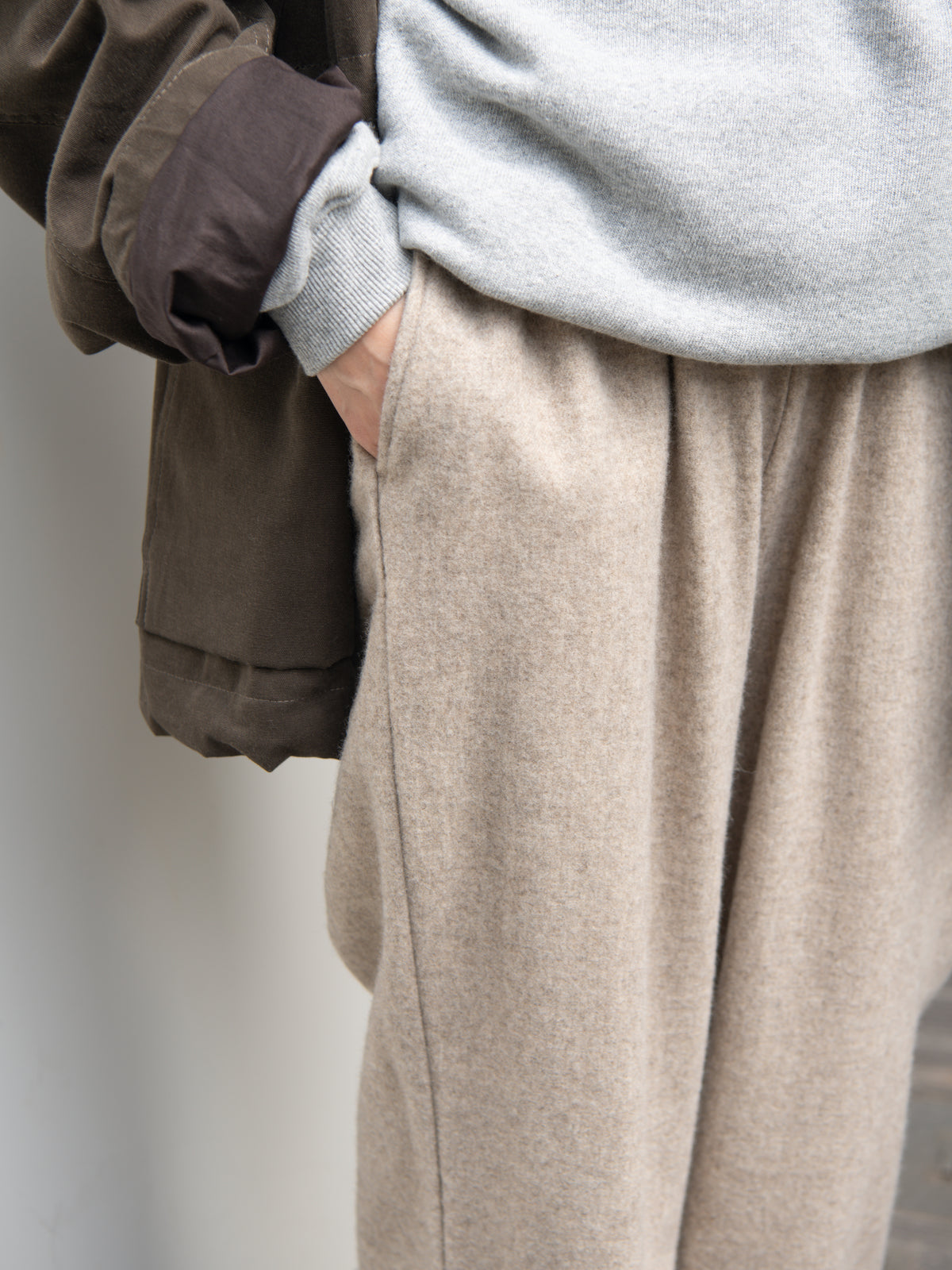 YOKE ヨーク Wool Cashmere Fleece Lounge Pants YK26FW01364P BEAGE ベージュ カシミア スウェット 26FW 日本取り扱い 名古屋 丸の内 セレクトショップ THIRD PLACE サードプレイス