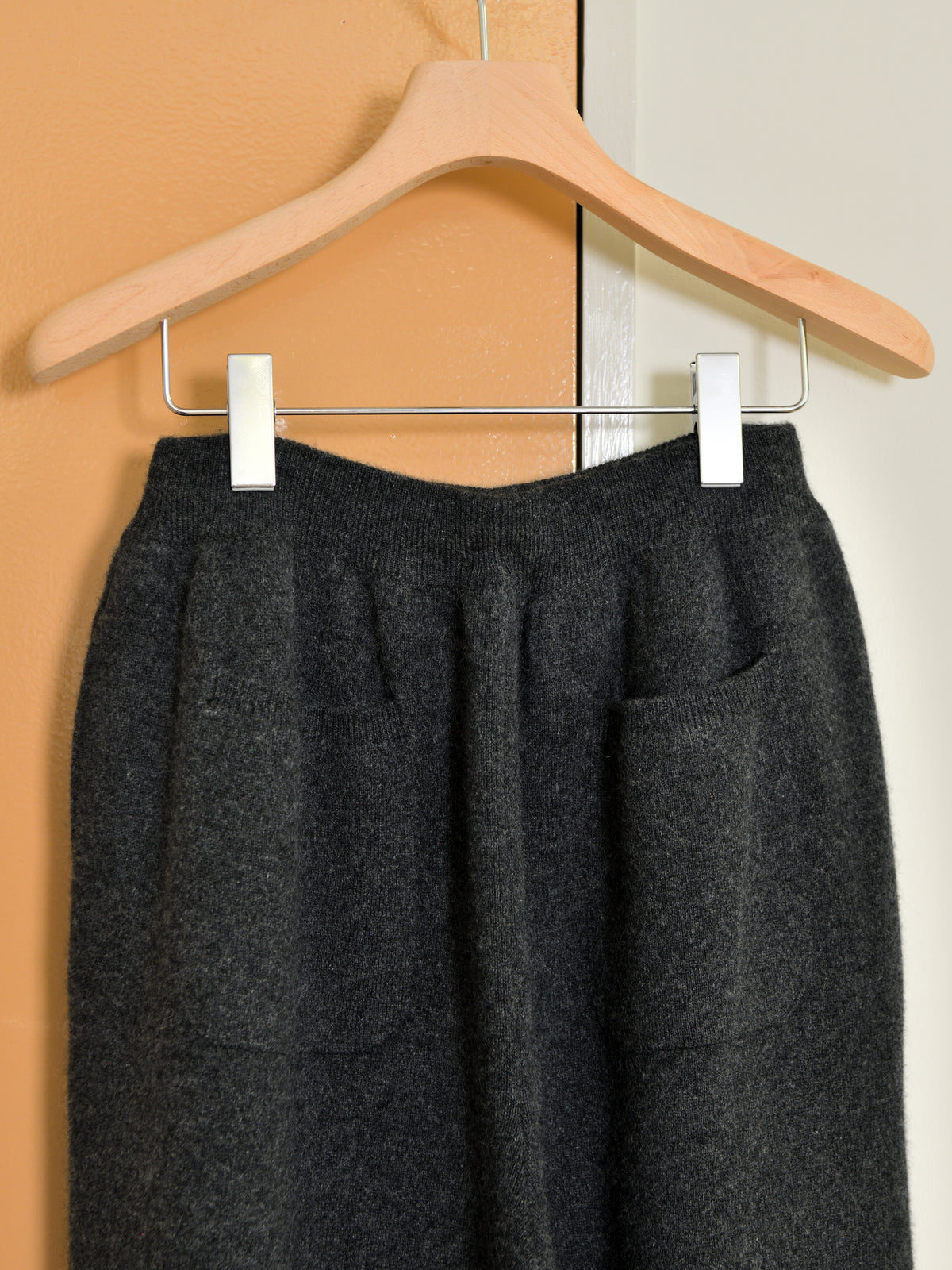 YOKE ヨーク Cashmere Knit Pants YK26FW01417S CHARCOAL チャコール カシミア スウェット 26FW 日本取り扱い 名古屋 丸の内 セレクトショップ THIRD PLACE サードプレイス