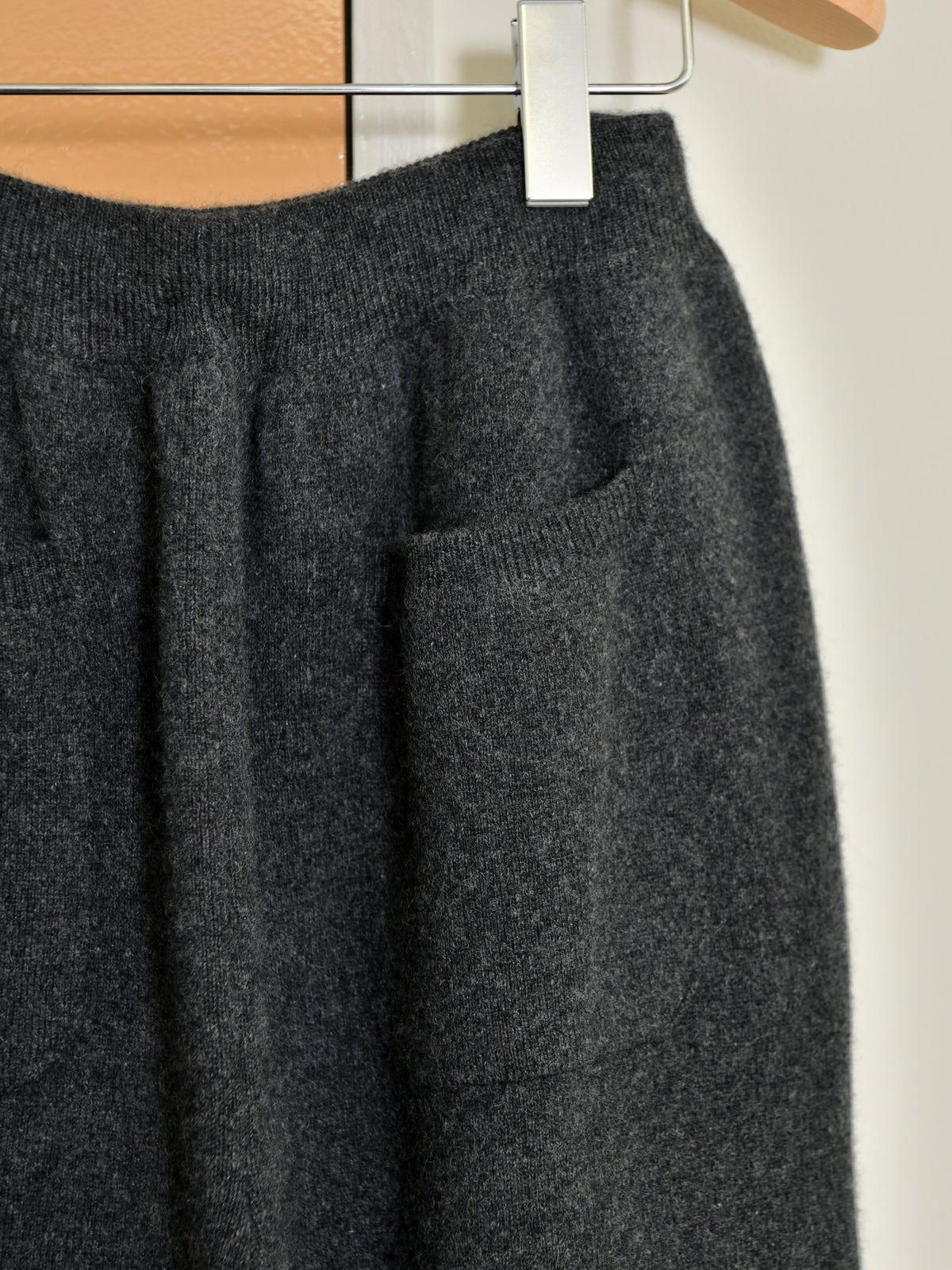 YOKE ヨーク Cashmere Knit Pants YK26FW01417S CHARCOAL チャコール カシミア スウェット 26FW 日本取り扱い 名古屋 丸の内 セレクトショップ THIRD PLACE サードプレイス