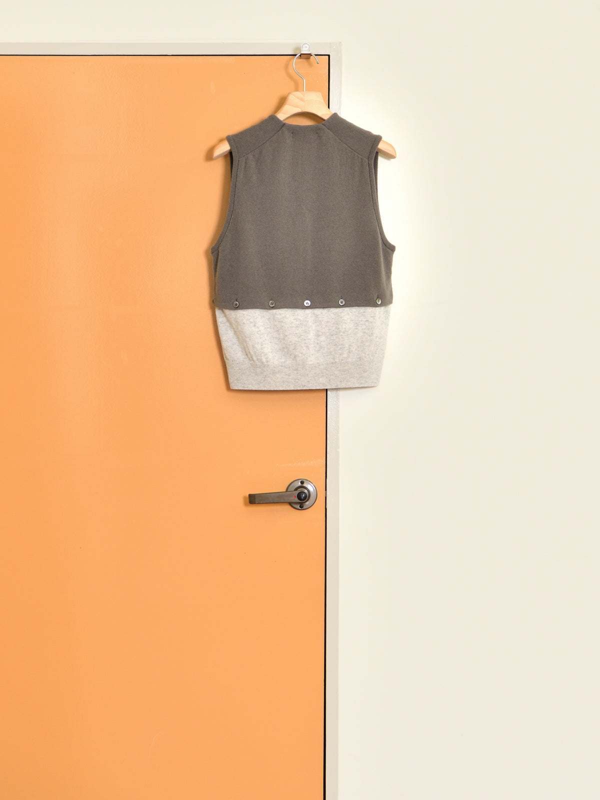 KAYLE ケイル DETACHABLE V KNIT VEST TAUPE L.GRAY K-2106 トープ グレー メリノウール ウール レディース 26FW 日本取り扱い 名古屋 丸の内 セレクトショップ THIRD PLACE サードプレイス