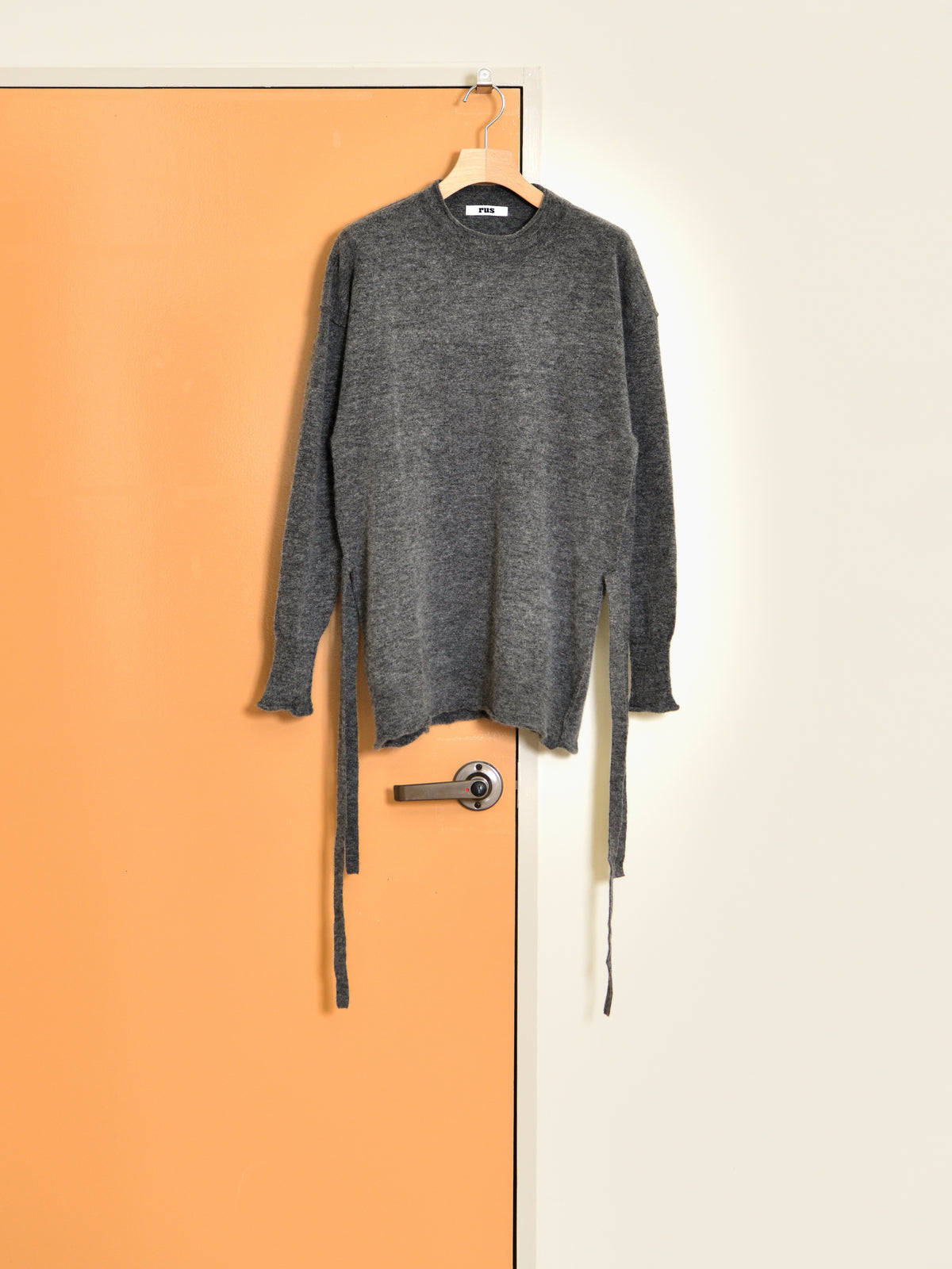 rus ルース KARAMU sweater GRAPHITE RU26AW021B グラファイト チャコール グレー カシミア アルパカ スペイン レディース 26FW 日本取り扱い 名古屋 丸の内 セレクトショップ THIRD PLACE サードプレイス