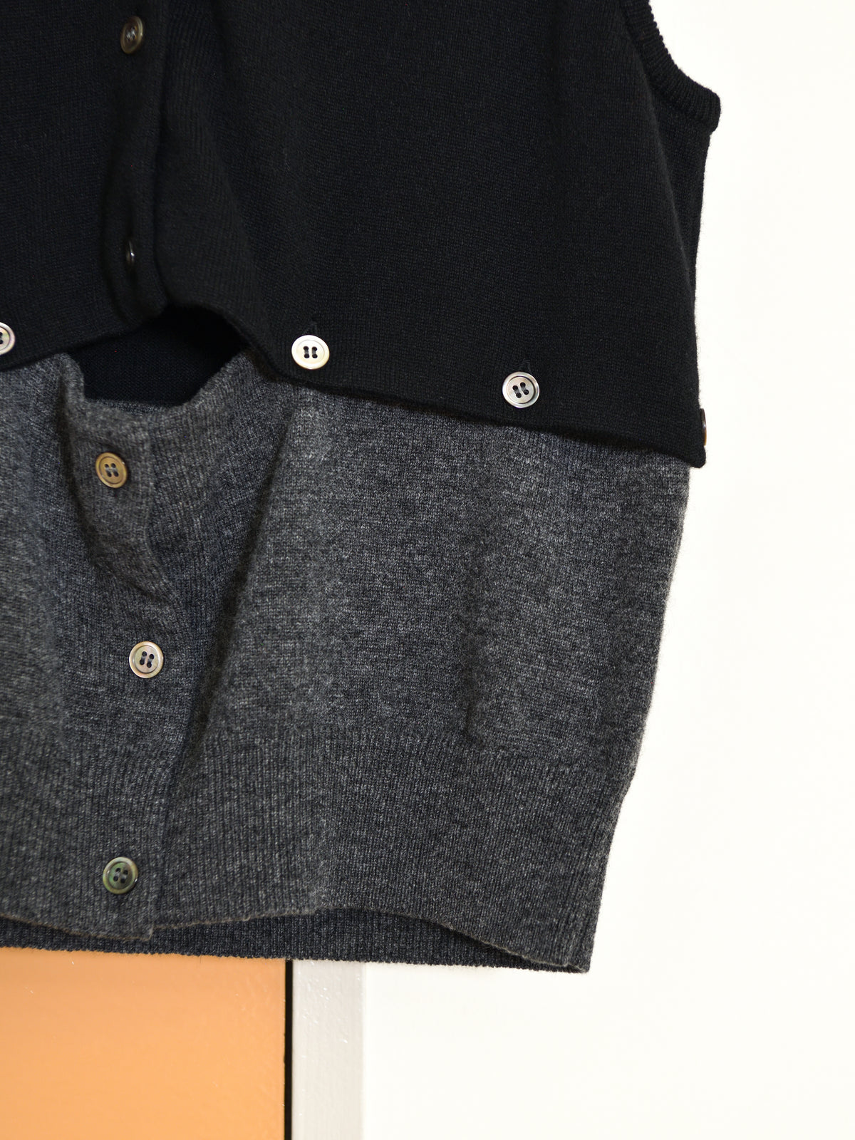 KAYLE ケイル DETACHABLE V KNIT VEST BLACK CHARCOAL K-2106 ブラック チャコール ベスト メリノウール ウール レディース 26FW 日本取り扱い 名古屋 丸の内 セレクトショップ THIRD PLACE サードプレイス