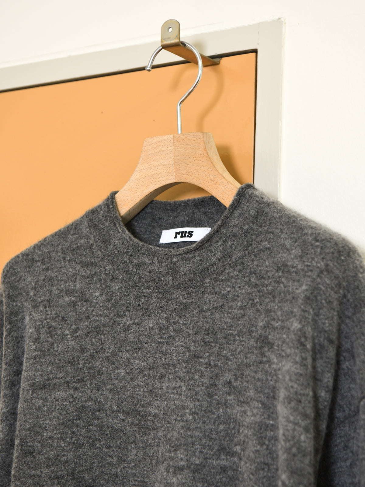 rus ルース KARAMU sweater GRAPHITE RU26AW021B グラファイト チャコール グレー カシミア アルパカ スペイン レディース 26FW 日本取り扱い 名古屋 丸の内 セレクトショップ THIRD PLACE サードプレイス