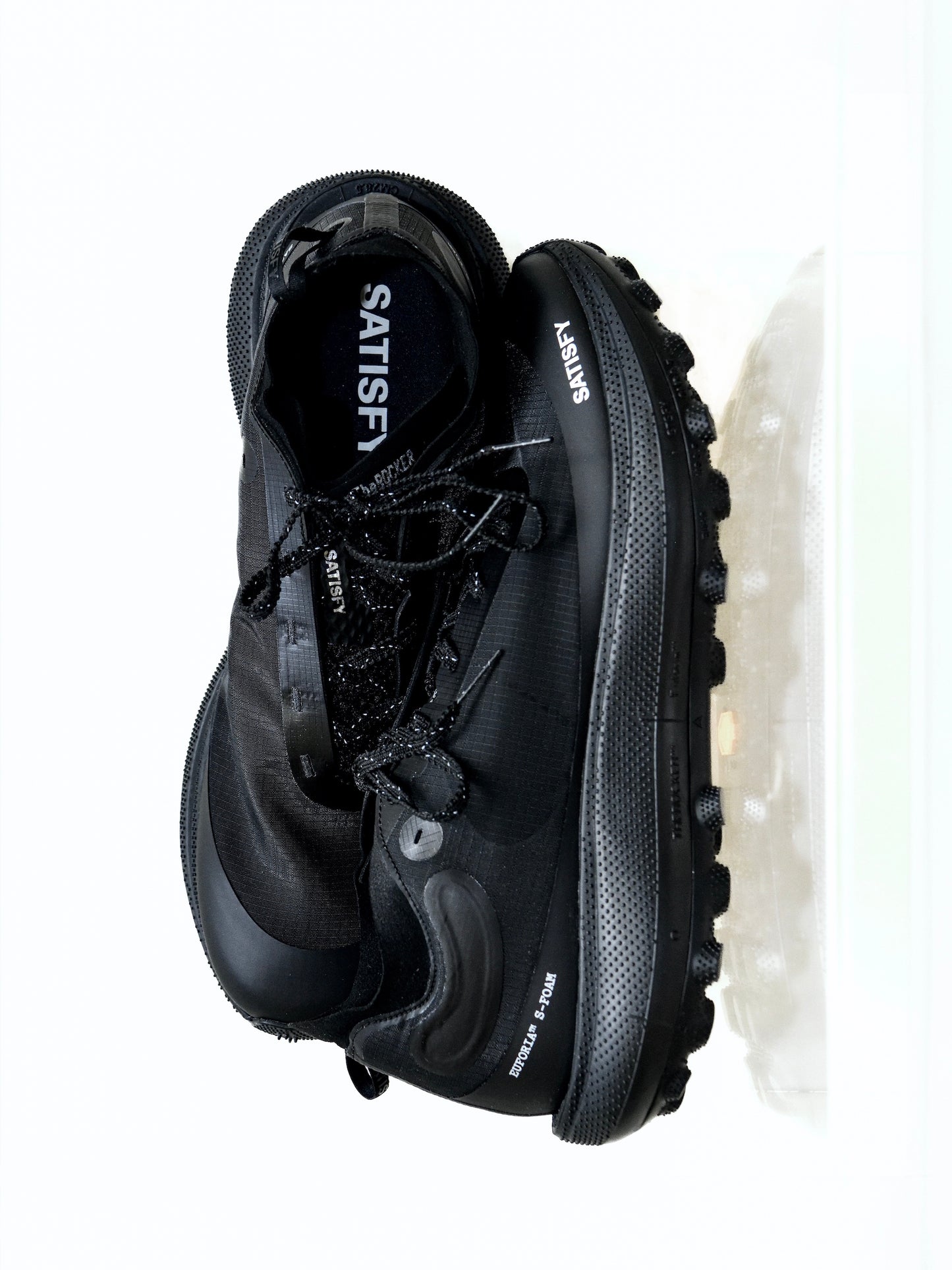 SATISFY サティスファイ THE ROCKER 40002-02000 ランシュー スニーカー JETBLACK ジェットブラック ブラック 通販 愛知県 名古屋 丸の内 セレクトショップ THIRD PLACE サードプレイス